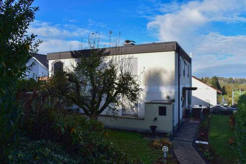 Ansicht - Bruchsal-Untergrombach: DHH mit Wintergarten, Loggia, Sauna, Garage, ELW, nähe Weingartener Moor