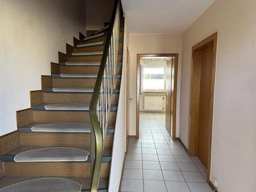 Flur / Eingangsbereich Erdgeschoss - 5 Zimmer Doppelhaushälfte zum Kaufen in Idar-Oberstein