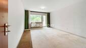 Schlafzimmer 1 - Zwei-Zimmer-Wohnung für Eigennutzer in Hürth mit Loggia und Grünblick