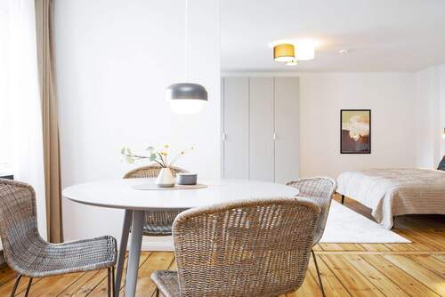 02 - 2 Zimmer Etagenwohnung zur Miete in Berlin