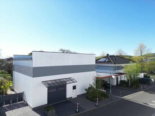 Ansicht Halle - Mehrfamilienhaus, Wohnhaus mit 104,00 m&sup2; in Gudensberg zum Kaufen