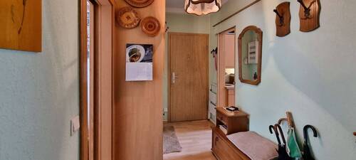 Flur Blick zum Eingang - 