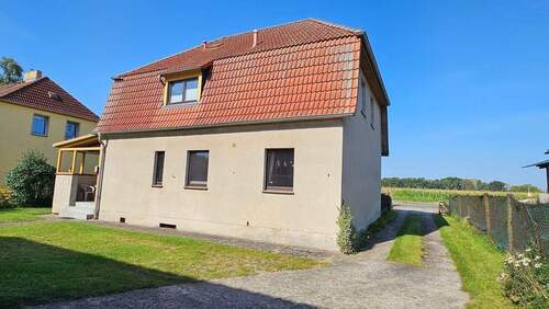 Hofansicht und Zufahrt.jpg - 