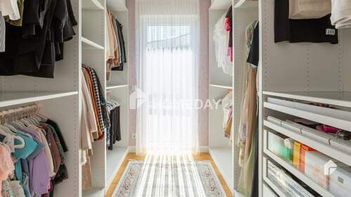 1. OG Ankleidezimmer 1 - 