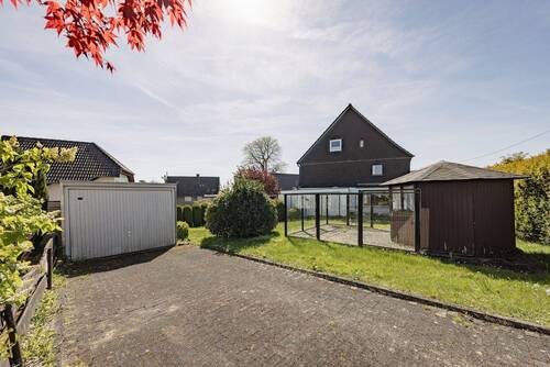 Hausansicht vom Garten - 4 Zimmer Doppelhaushälfte in Radevormwald