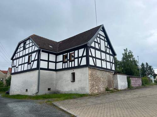 Hausansicht - Handwerkerhaus mit großem Gestaltungspotenzial