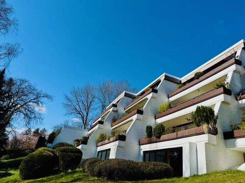 Frontbild.jpg - AHRENSBURG OST EXPONIERTE LAGE 2-ZIMMER-TERRASSEN-WOHNUNG MIT LUXUSAUSSTATTUNG INKL. TG IN PARKLAGE MIT BLICK AUF DEN AALFANGTEICH