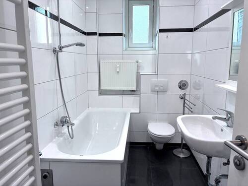 Bad - 3 Zimmer Etagenwohnung in Nürnberg