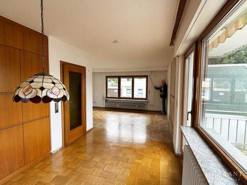 Wohn-/Esszimmer - 8 Zimmer Mehrfamilienhaus, Wohnhaus in Stuttgart