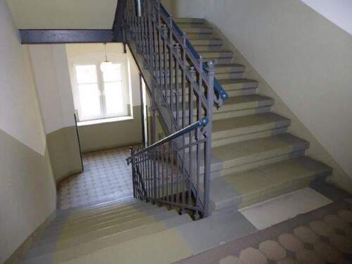 Treppenhaus - Etagenwohnung mit 60,70 m&sup2; in Chemnitz zur Miete