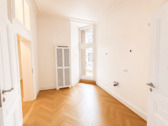 Küche nebst Balkon - 4 Zimmer Etagenwohnung in Baden-Baden