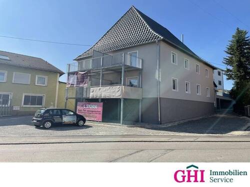 Außenansicht - Moderne 3-Zimmer Wohnung im 2. OG mit Balkon
