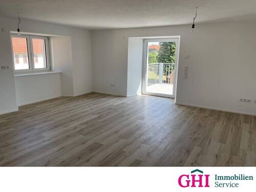 Wohnzimmer - 3 Zimmer Etagenwohnung zum Kaufen in Emmingen-Liptingen