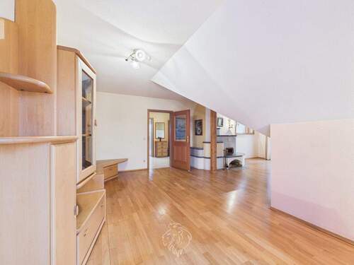Wohnzimmer Perspektivenwechsel II - 2 Zimmer Etagenwohnung zum Kaufen in Esselbach / Kredenbach