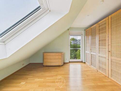 Schlafzimmer - Etagenwohnung mit 68,00 m² in Esselbach / Kredenbach zum Kaufen