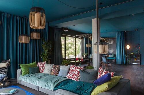 Weitere Ansicht Offener Bereich mit Profiküche und Bar - 