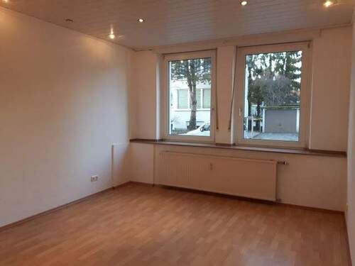 Wohnzimmer 1.jpg - Schöne EG Wohnung 2,5R - 350,00 EUR Kaltmiete, ca.  56,00 m² Wohnfläche