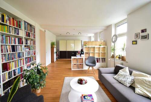 Zimmer 3 - Arbeits-/Wohnzimmer - 