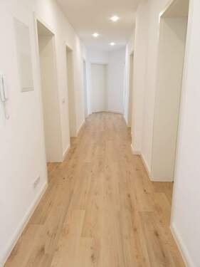 Flur.jpg - 5 Zimmer Etagenwohnung zur Miete in Aue