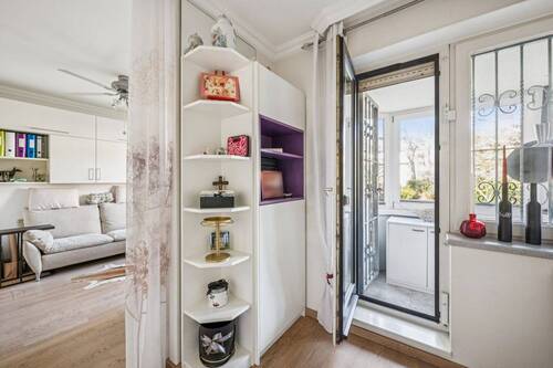 Zimmer V - Ankleide mit Zugang Loggia II - 