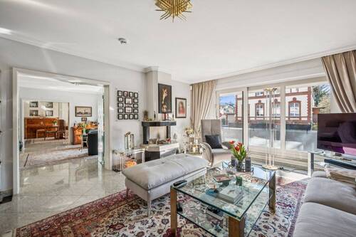 Zimmer II mit Kamin und eigenem Balkon Blick bis zum Wohn Küchenbereich - Exklusive Wohnung in Steglitz mit 5 Balkonen