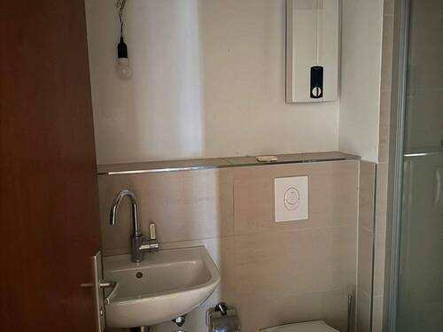 Waschbecken, Durchlauferhitzer - 