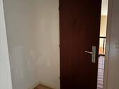 Diele, Wohnungstür - Etagenwohnung mit 30,00 m² in Duisburg zur Miete