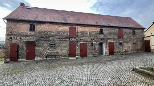 Stallgebäude - 