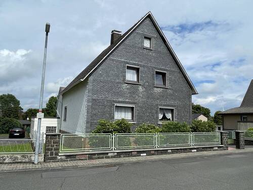 Bild 2 - 4 Zimmer Einfamilienhaus zum Kaufen in Driedorf / Waldaubach