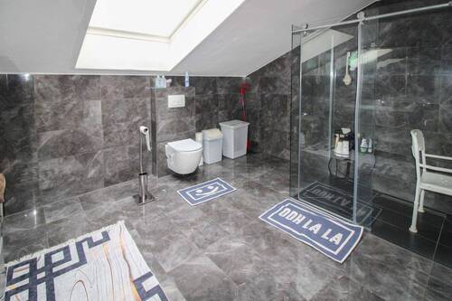 Badezimmer DHH 1 - 2 Zimmer Mehrfamilienhaus, Wohnhaus zum Kaufen in Lehrte
