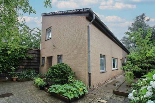Seitenansicht_DHH - 2 Zimmer Mehrfamilienhaus, Wohnhaus in Lehrte