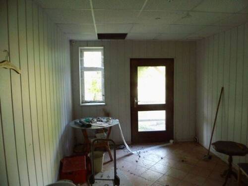 Flur mit Tür zum Hof EG - 