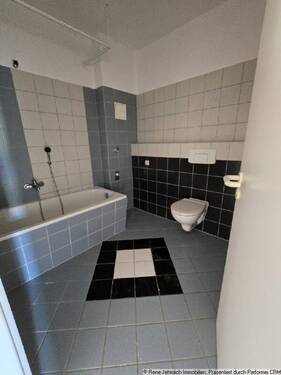 Bad mit Wanne - 