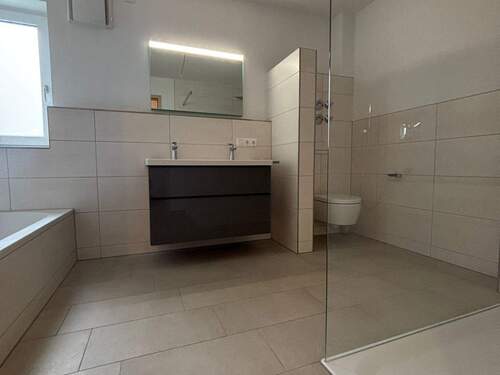 Whg, Badezimmer.jpg - 