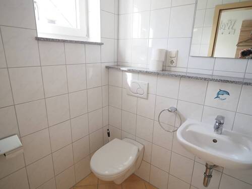 Gäste WC - Doppelhaushälfte mit 110,00 m² in Fahrenzhausen zur Miete
