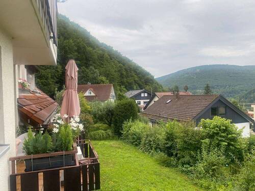 Aussicht - Etagenwohnung mit 50,00 m² in Bad Urach zum Kaufen