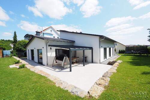 Süd-West Ansicht - *** Großzügig wohnen auf einer Ebene ***