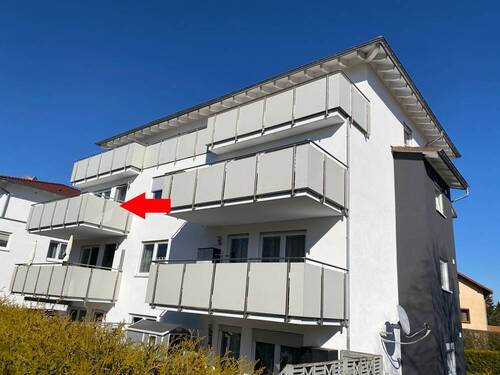 Lage im Haus - Drei Zimmer Wohnung mit Balkon und Tiefgaragenstellplatz