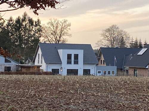 Hinteransicht - 5 Zimmer Einfamilienhaus in Belau