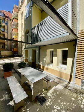 Bild 1 - Nur für 1 Person - möblierte 2 Zi-Whg. Stgt Innenstadt mit Terrasse im Grünen