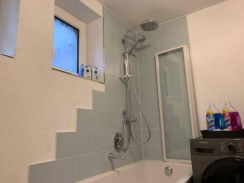 neuwertiges Bad EG - 