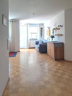 Flur zum Wohnzimmer - 4 Zimmer Etagenwohnung in Schliengen