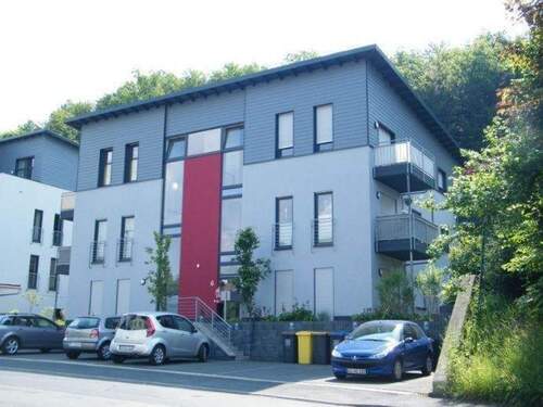 Eingangsbereich des Hauses - Sehr gepflegte 2 ZKB Wohnung auf hohem Niveau in Freudenberg mit Einbauküche und Terrasse (WE03)