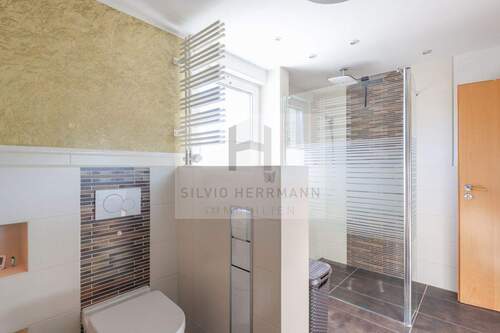 und Dusche - 