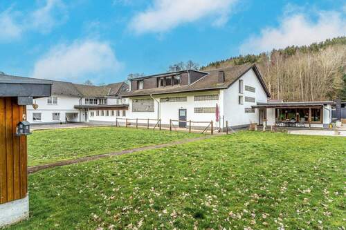 Garten & Rückansicht - 