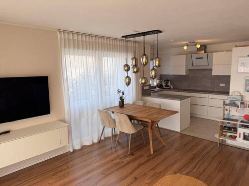 Wohnzimmer/Küche - 4 Zimmer Etagenwohnung in Geisenfeld