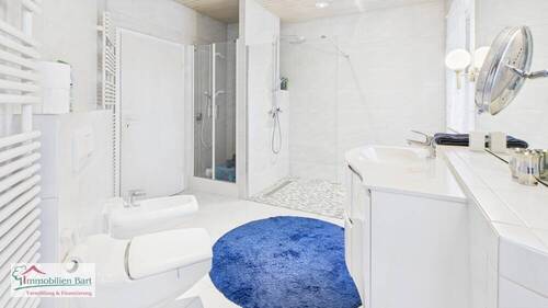 großes Badezimmer DG mit Sauna - 