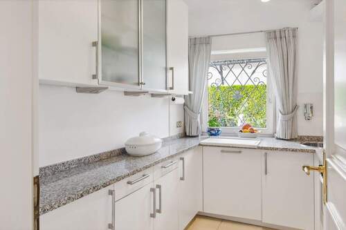 Küche - Mehrfamilienhaus, Wohnhaus mit 147,00 m&sup2; in Grünwald zum Kaufen