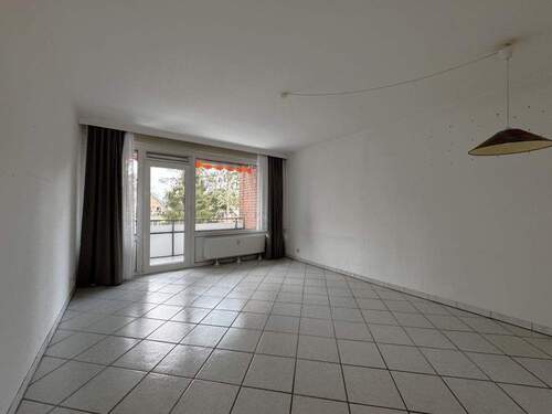 Wohnzimmer - 2 Zimmer Etagenwohnung zum Kaufen in Hamburg