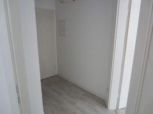 02 Flur - 2 Zimmer Etagenwohnung in Plauen